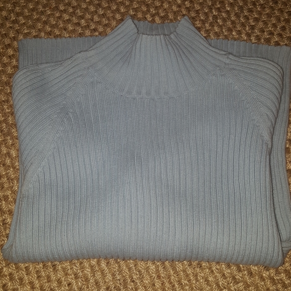LOFT Tops - Ann Taylor Loft Mint colored Size Small shirt